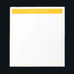 Moderne gele eenvoudige randnaam notitieblok<br><div class="desc">Moderne,  minimalistische laptop met naam. Dit eenvoudige ontwerp is voorzien van jouw naam bovenaan,  voorzien van een helder geel kleurenblok en een delicaat lijst.</div>