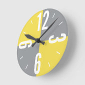 Moderne gele en grijze kleurenblokken grote getall ronde klok (Hoek)