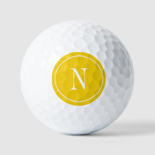 Moderne gele en witte monogram initiaal golfballen (Voorkant)