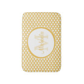 Moderne Gele en Witte Scallops Monogram en Naam Badmat (Voorkant Verticaal)