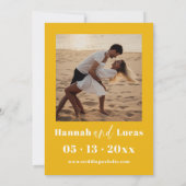 Moderne gele kalligrafie foto bruiloft kaart (Achterkant)