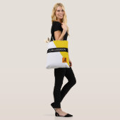 Moderne Gele Kleur Geblokkeerd Monogram Tote Bag (Op model)