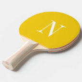 Moderne gele & witte monogram initiaal tafeltennisbatje (Voorkant Gekanteld)