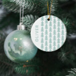 Moderne geometrische aqua blauwe kerstboom grafisc keramisch ornament<br><div class="desc">Moderne geometrische aqua blauw en wit kerstboom vet minimalistische grafische vakantie decor cadeau ornament ontwerp.</div>