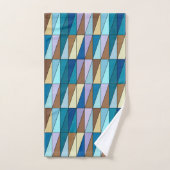Moderne geometrische driehoeken, blauw en koffie-b bad handdoek (Handdoek)