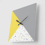 Moderne Geometrische geel grijs Terrazzo Pattern Vierkante Klok (Hoek)