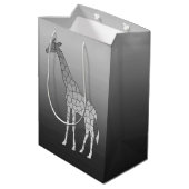 Moderne geometrische giraffe, zilvergrijs medium cadeauzakje (Achterkant Gekanteld)