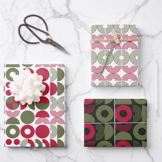 Moderne Geometrische Kerst Groen en Rood Inpakpapier Vel (Voorkant)
