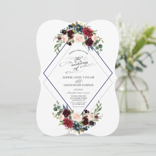 Moderne geometrische marine-rode bloemige trouw- kaart (Staand voorkant)