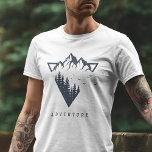 Moderne Geometrische Natuur bergen avontuur T-shirt<br><div class="desc">Een afbeelding van de geometrische natuur van de hoes met een berg en een bos met driehoekige vormen.</div>