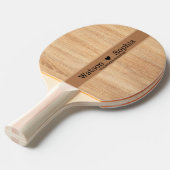 Moderne Gepersonaliseerd bruidspaar naam houten ti Tafeltennisbatje (Voorkant Gekanteld)
