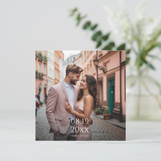 Moderne gepersonaliseerde foto bruiloft uitnodigin save the date (Staand voorkant)