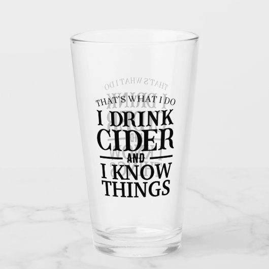 Moderne gepersonaliseerde I Drink cider tekst zwar Glas (Voorkant)