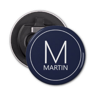 Moderne gepersonaliseerde monogram en naam flesope button flesopener