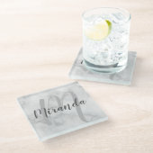 Moderne gepersonaliseerde monogram en naam wit mar glazen onderzetter (Schuin)