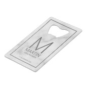 Moderne gepersonaliseerde monogram en naambordjes creditkaart flessenopener (Voorkant Gekanteld)