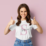 Moderne gepersonaliseerde naam Monogram roze T-shirt<br><div class="desc">Moderne gepersonaliseerde naam Monogram roze</div>