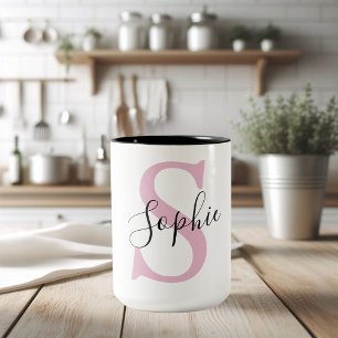 Moderne gepersonaliseerde naam Monogram roze Tweekleurige Koffiemok