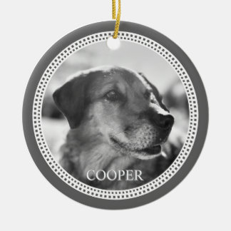 Moderne gepersonaliseerde ronde huisdier naam orna keramisch ornament