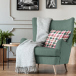 Moderne geruite kerst | Happy Merry Joyful Kussen<br><div class="desc">Dit gepersonaliseerde kussen is misschien gewoon het kerstcadeau-idee waar je naar op zoek was. Plaid is zo rustiek charmant voor Kerstmis. De kleuren van deze plaid is een moderne en traditionele twist die de magie van het seizoen op een vrolijke, grillige manier viert. Niets creëer is precies dezelfde gezellige wintervibe...</div>