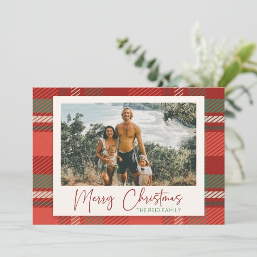 Moderne geruite rode aangepaste familie foto kerst feestdagenkaart (Staand voorkant)