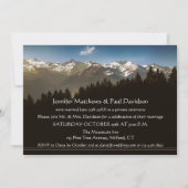 Moderne geschilderde bergen na bruiloft uitnodigin kaart (Voorkant)