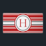 Moderne Gestreepte Rode Witte & Grijze Teamkleuren Bureaumat<br><div class="desc">Dit ontwerp van de bureaumat heeft een prachtig rood,  grijs en wit gestreept patroon met een gebied voor u om een gepersonaliseerd monogram toe te voegen. Perfect voor het vertegenwoordigen met teamkleuren,  of gewoon om er goed uit te zien! Maakt een geweldig cadeau. Creëer door Simply Farmhouse Press.</div>