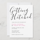 Moderne 'Getting Hitched' Typografie Bruiloft Kaart (Voorkant)