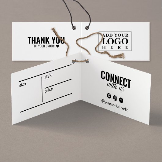 Moderne gevouwen kleding Witte Kaart Label ophange