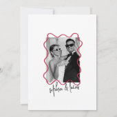 moderne gewaagde minimale Viva Magenta Wavy bruilo Kaart (Achterkant)