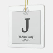 Moderne gezinsmonogram Real Estate Kerstmis Keramisch Ornament (Links)
