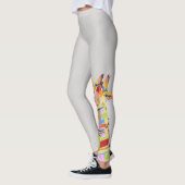 Moderne Giraffe Leggings van kunstenaar Kim Guthri (Links)
