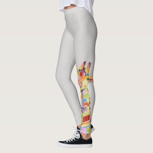Moderne Giraffe Leggings van kunstenaar Kim Guthri (Links)