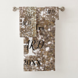 Moderne Glitter Gold Monogram Naam Passen getrouwd Bad Handdoek
