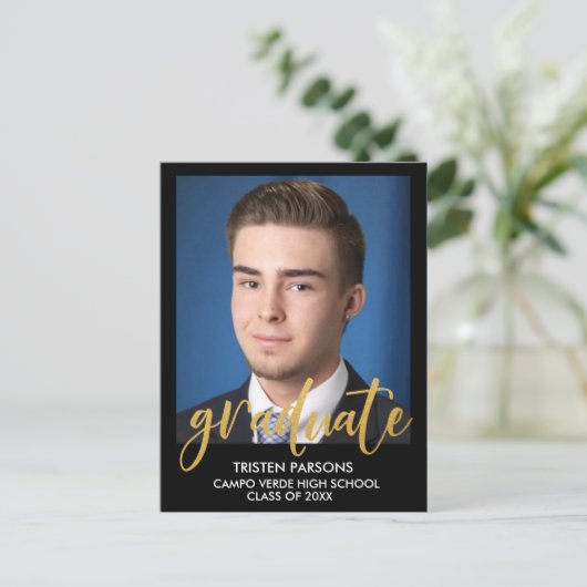 Moderne Gold Foil Afstuderen Foto aankondiging Briefkaart (Staand voorkant)