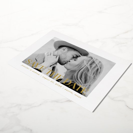 Moderne Gold Foil bedekking Foto Save the Date Folie Uitnodiging (Gedraaid)