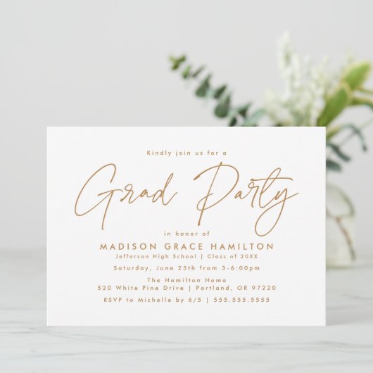 Moderne Gold Script Graduation Party Kaart (Staand voorkant)