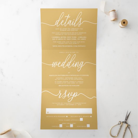 Moderne Gold & White Simple Script Wedding Suite Drieluik Uitnodiging (Binnen)