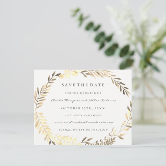 Moderne Golden Leaf Wreath Wedding Save The Date (Staand voorkant)