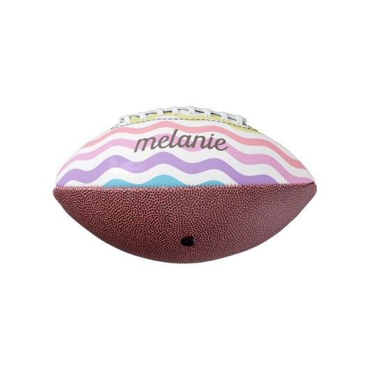 Moderne golvende lijnen | Pastel Waves Gepersonali American Football (Gedraaid 270)