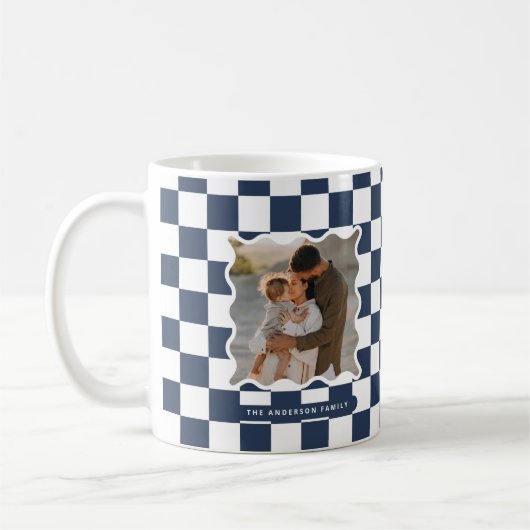 Moderne golvende rand check minimale kerstfoto koffiemok (Links)