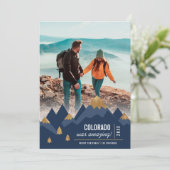 Moderne goudbergen reizen met Kerstmis Feestdagenkaart (Staand voorkant)