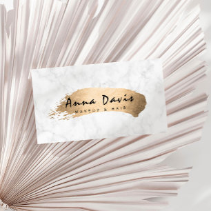 Moderne goudborstelmake-up en fijn haar visitekaartje