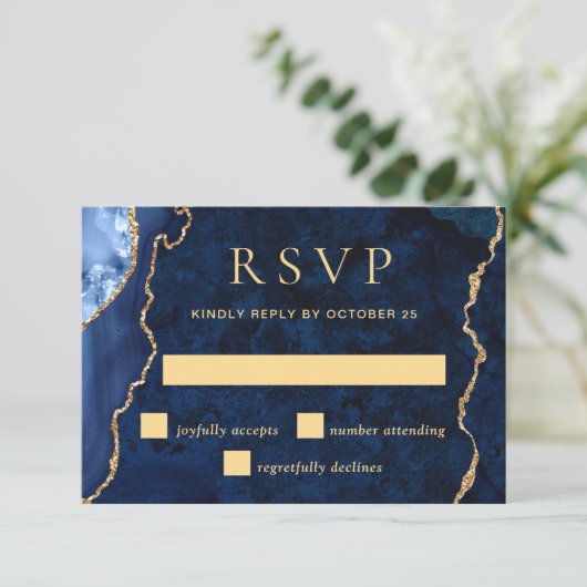 Moderne gouden blauwe marmeren agaat trouw-RSVP ka RSVP Kaartje (Staand voorkant)