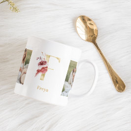 Moderne Gouden Bloem Letter F | Twee foto-monogram Koffiemok