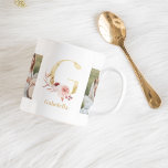 Moderne Gouden Bloem Letter G | Twee foto-monogram Koffiemok<br><div class="desc">Moderne Gouden Bloem Letter G | Twee foto-monogram</div>