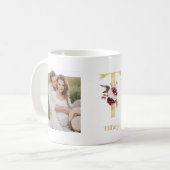 Moderne Gouden Bloem Letter T | Twee foto-monogram Koffiemok (Voorkant links)