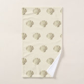 Moderne  Gouden Bruine Schelpen op Beige Cream Bad Handdoek (Handdoek)