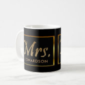 Moderne gouden en zwarte Mrs. gepersonaliseerde br Koffiemok (Voorkant links)