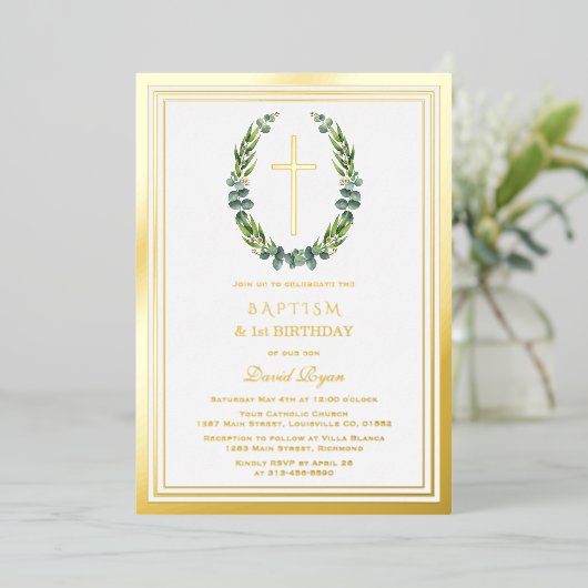 Moderne Gouden Eucalyptus Jongen 1e Verjaardag Doo Folie Uitnodiging (Staand Voorkant)